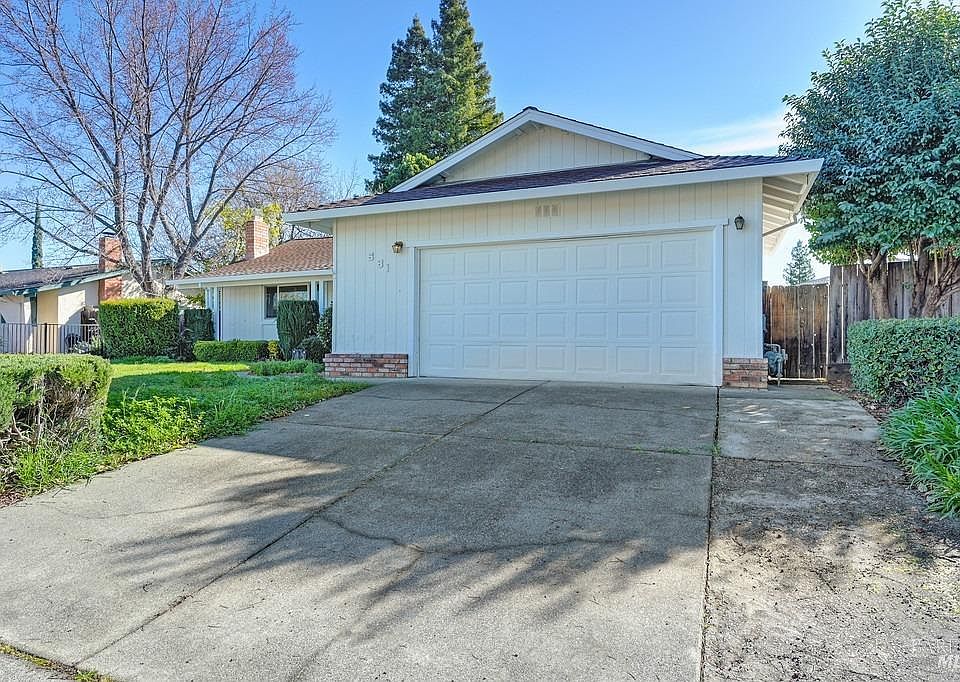1st image of 681 Seville Ln