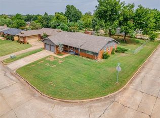 1912 Hardy Dr, Edmond, OK 73013