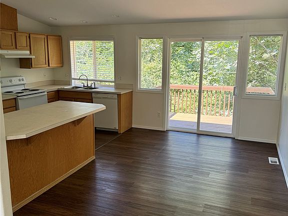 5th image of 1714 66th Avenue Ct NE