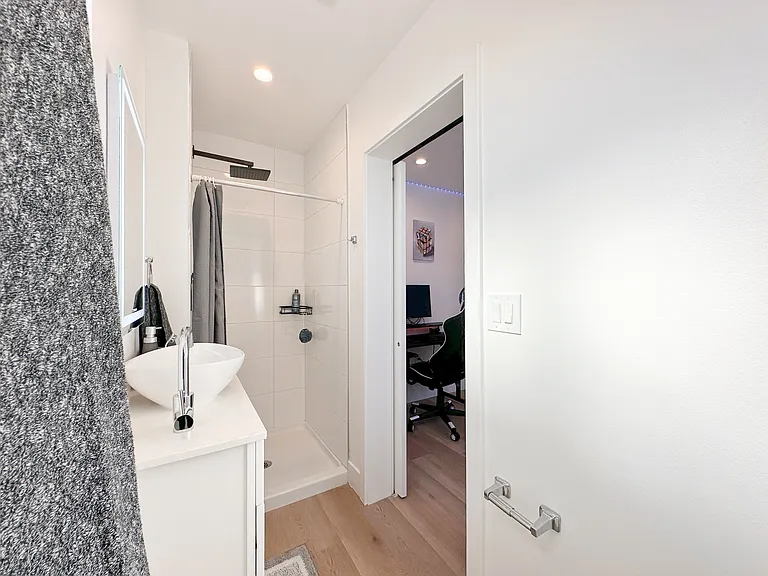 1338 West 35th Place — Photo 30