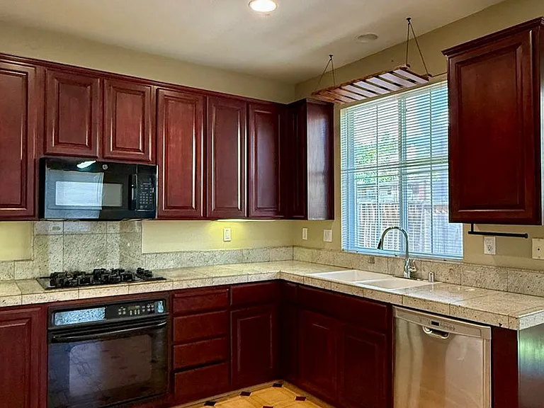 4061 Hemingway Cmn — Photo 6