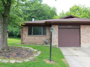 1122 Fulton Dr, Streamwood, IL 60107