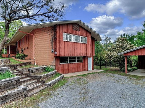 3rd image of 717 Westwood Dr