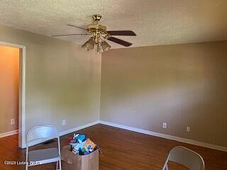 5th image of 120 Gloria Dr