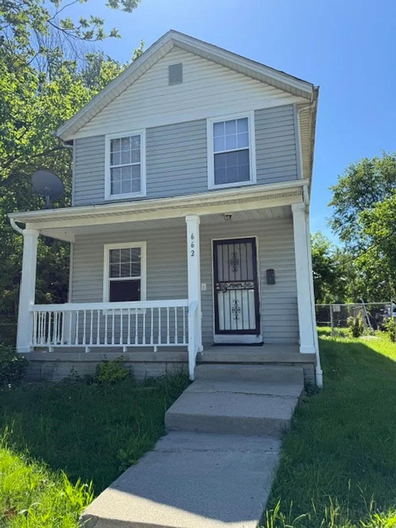 Charming 3-Bedroom Property in Prime Location — Photo 1
