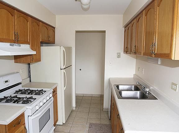 2nd image of 187 Pickwick Dr APT D