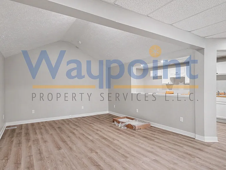 184 Superior St — Photo 2