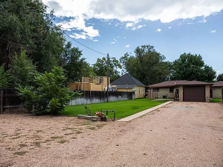 822 Walnut St — Photo 34