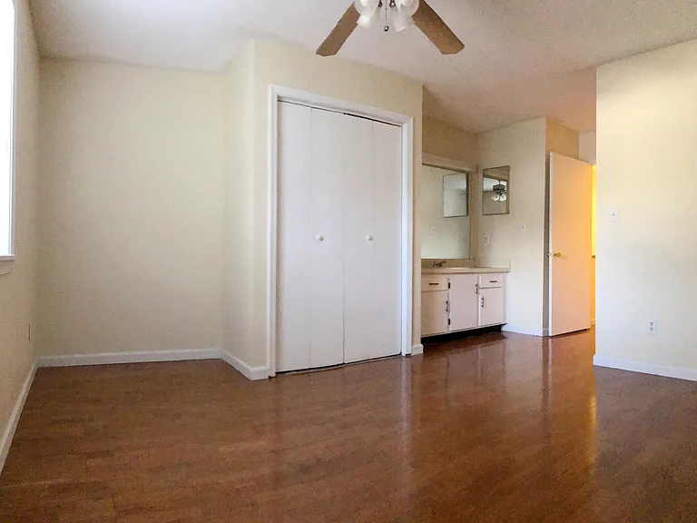 116 Kingsbury Dr — Photo 16