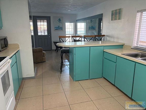 3rd image of 310 W Houston St #6