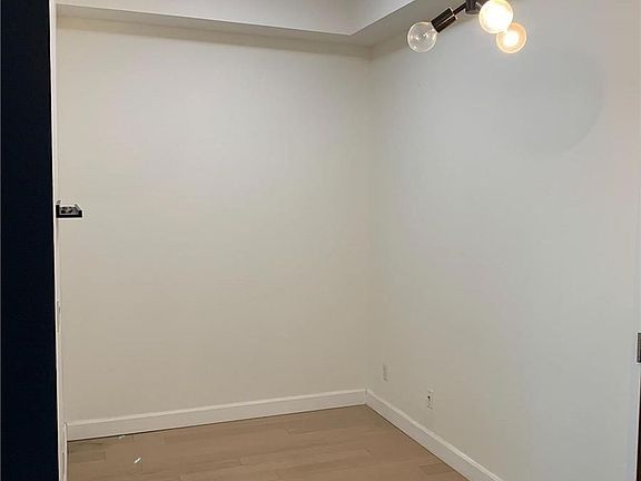 4th image of 3391 Bloor St W #513