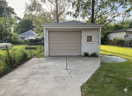 4th image of 27503 Oneil St