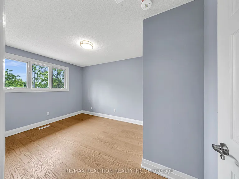 141 Hialeah Cres #UPPER — Photo 18