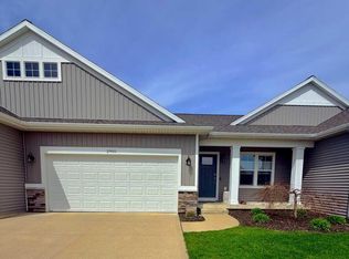 2905 Tributary Dr, Rockford, MI 49341