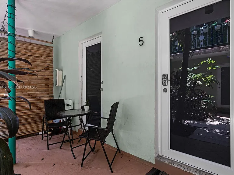 1117 Meridian Ave #5 — Photo 2