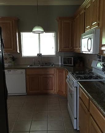 2nd image of 204 Majestic Oak Cir