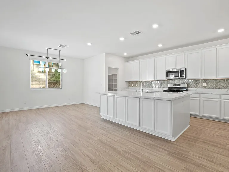 1118 Junipine Ave — Photo 5