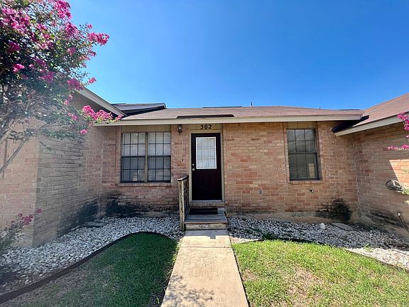 2nd image of 4545 Hoeneke St #302