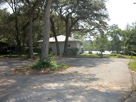 3rd image of 160 Eckie Dr