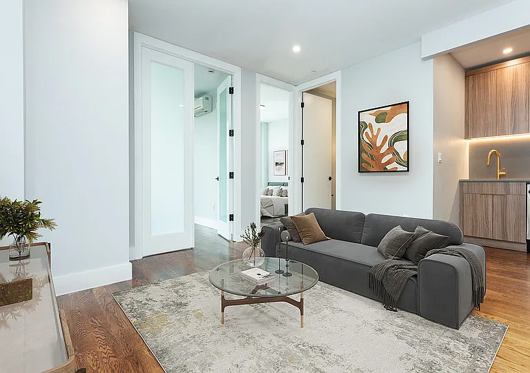 31-61 Vernon Blvd #2P — Photo 1