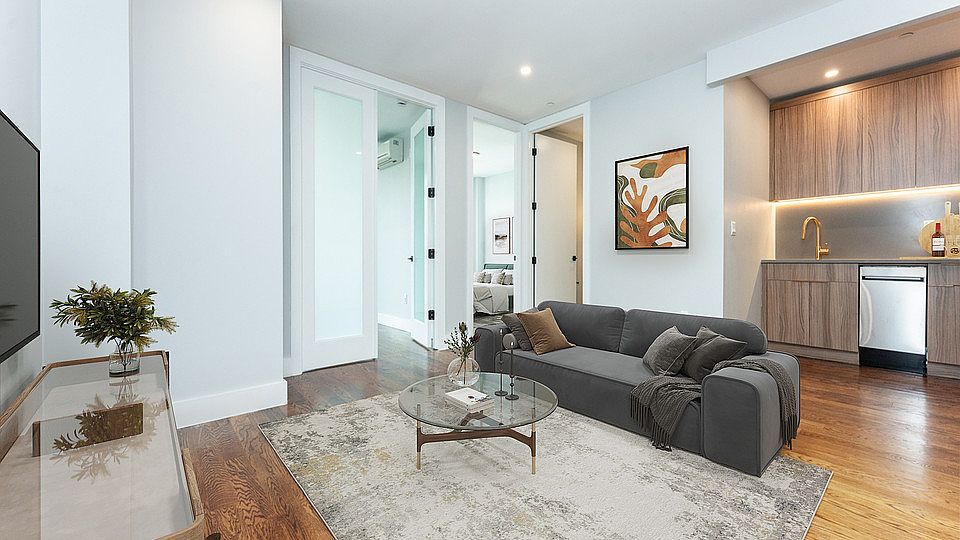 1st image of 31-61 Vernon Blvd #2N