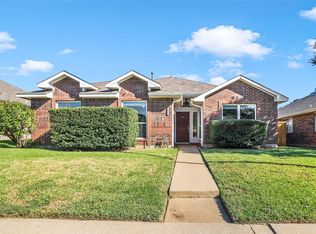 824 Lake Bluff Dr, Flower Mound, TX 75028