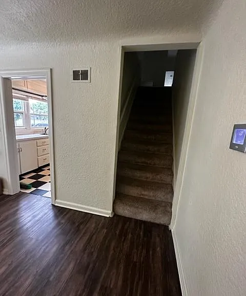 385 E 19th Ave — Photo 17