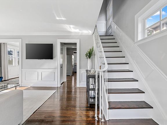 4th image of 33 Avenue B #1