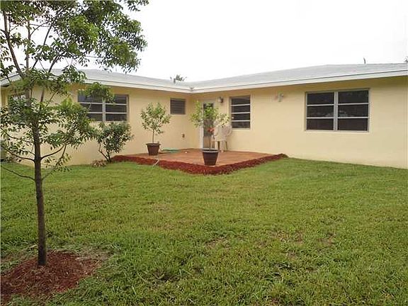 2nd image of 541 NE 49th St