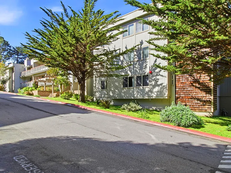 303 Philip Dr — Photo 26