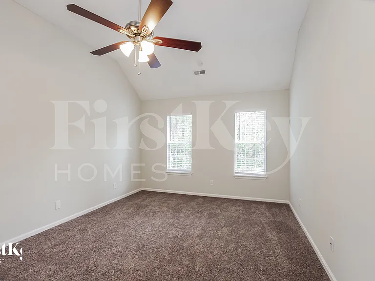7031 Reedy Creek Rd — Photo 10