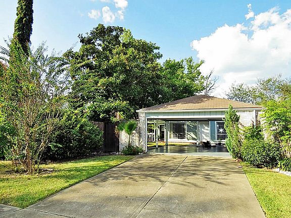 2nd image of 10922 Birdhill Cir