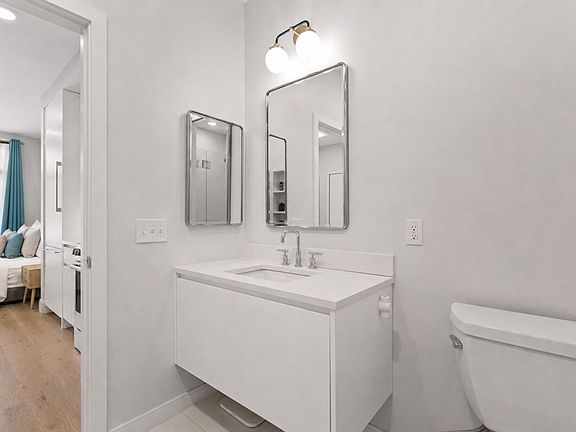 5th image of 191 Washington St #317