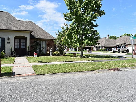 2nd image of 500 Sandhurst Dr
