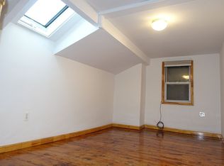 131 Meserole Ave #3M, Brooklyn, NY 11222