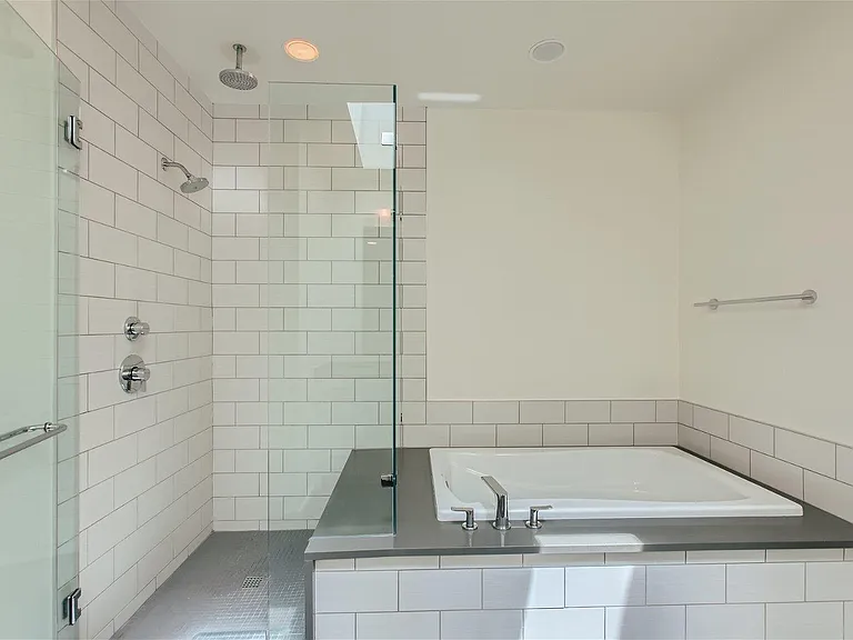 707 Cardinal Ln #L2 — Photo 11