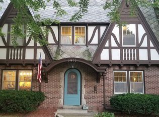 5812 Woodland Rd, Des Moines, IA 50312