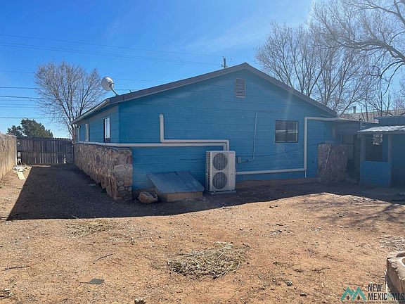3rd image of 3205 S Luna Dr
