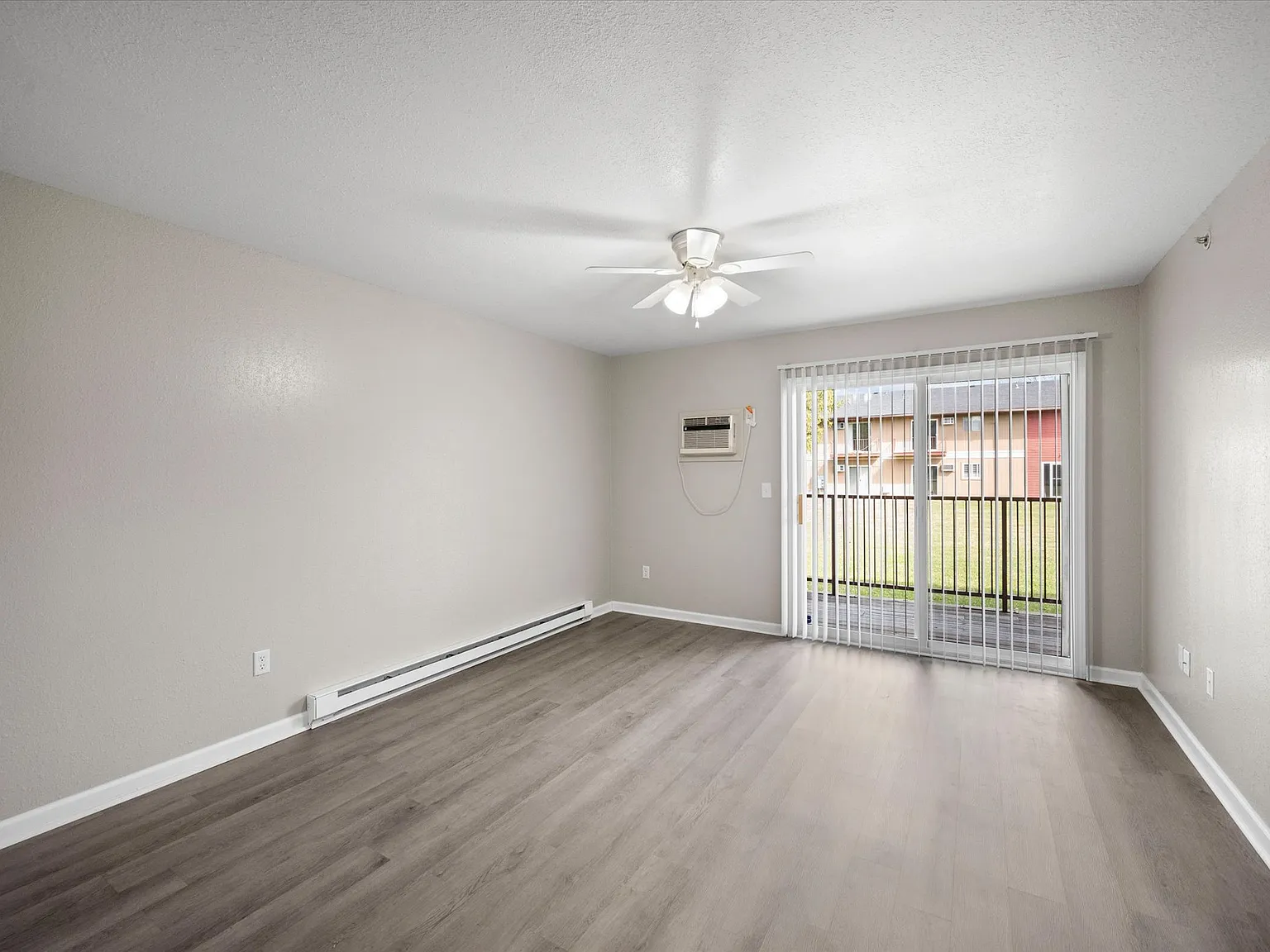 Toledo Circle Apartments — Photo 3