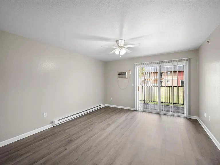 Toledo Circle Apartments — Photo 3