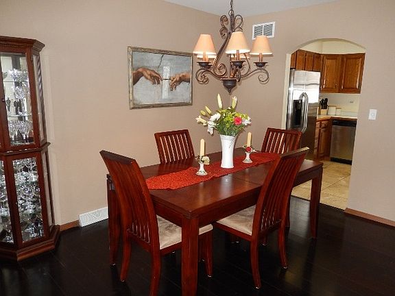 3rd image of 629 Blue Spruce Ln