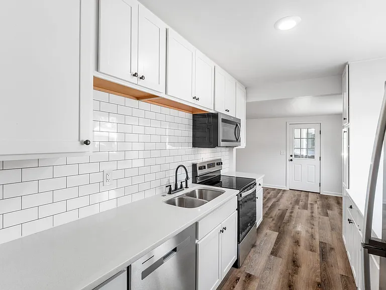 4363 Allen Dr — Photo 13