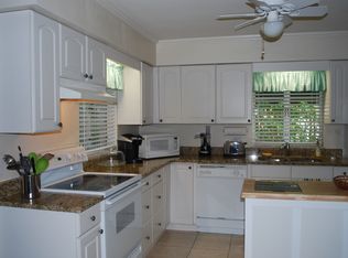 910 Snell Isle Blvd NE, Saint Petersburg, FL 33704