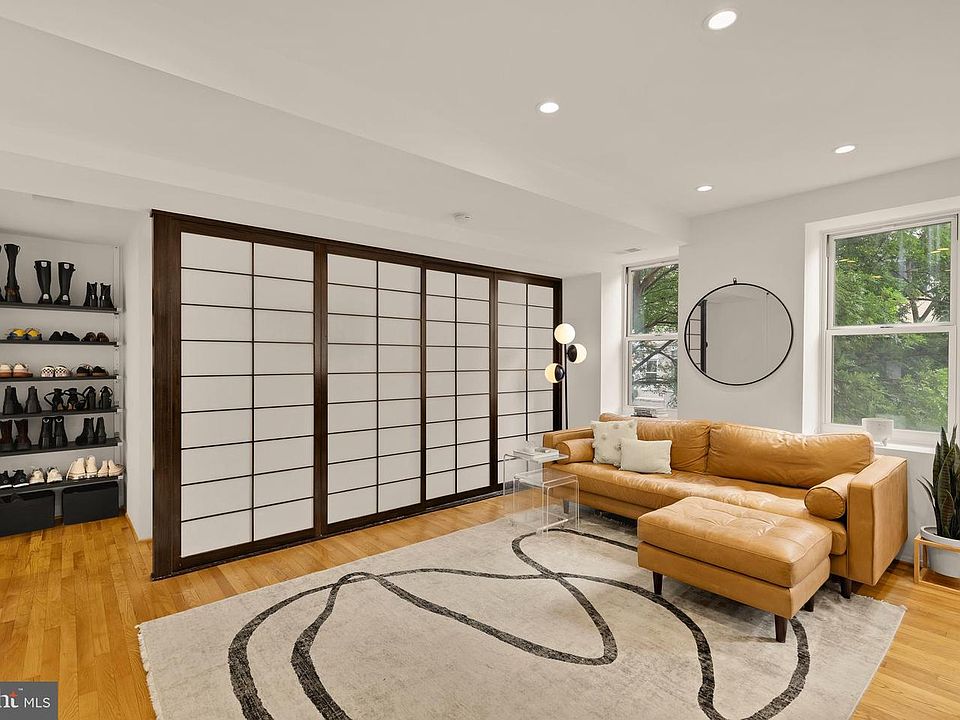 1st image of 2370 Champlain St NW APT 21
