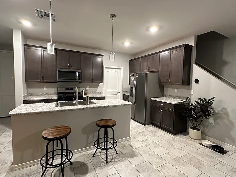 1109 E Ascent St — Photo 4