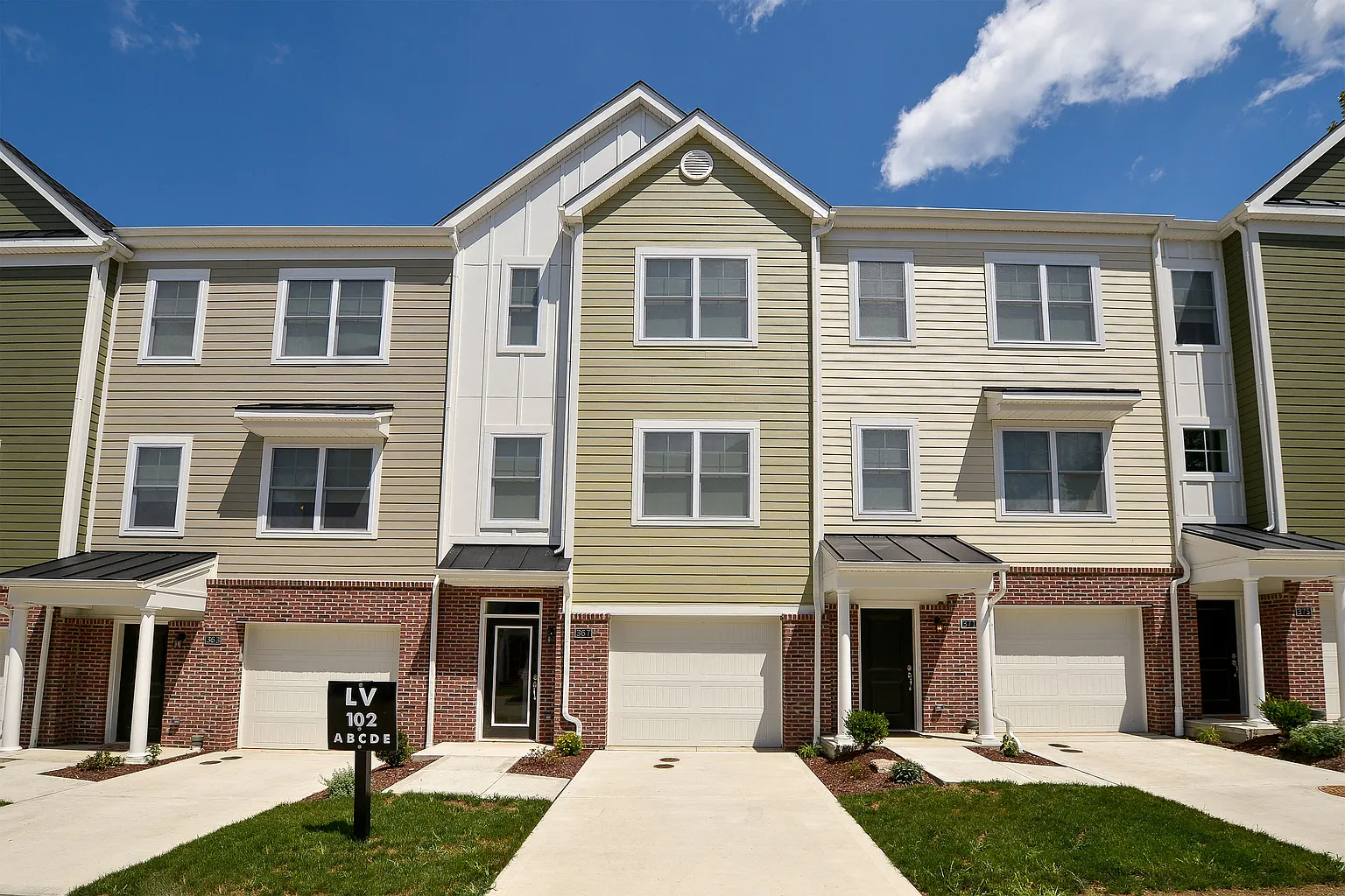 360 Winesap Dr #2065724 photo 1