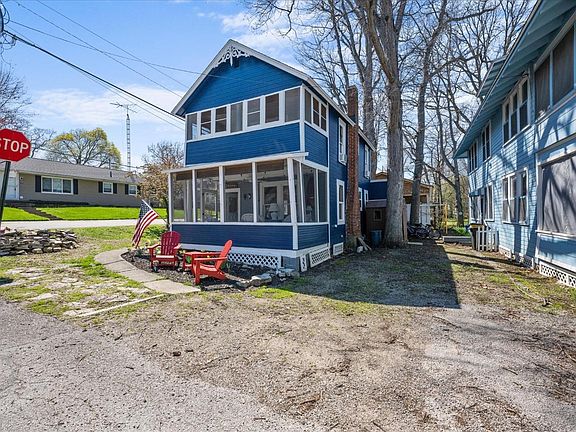 3rd image of 238 Plum Ave
