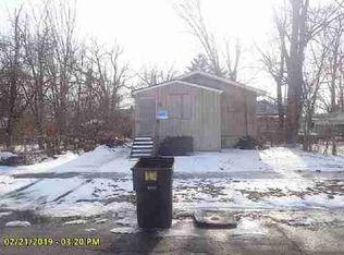 5251 Gateshead St, Grosse Pointe, MI 48236