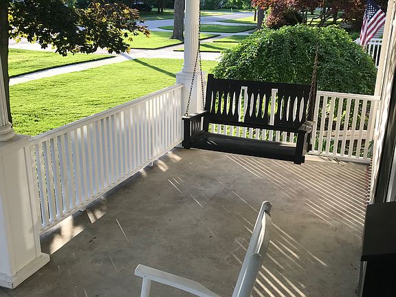 2nd image of 525 Hickory St