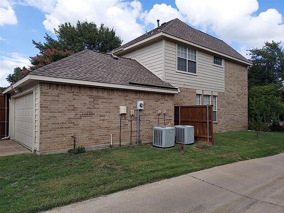 3rd image of 5917 Harbor Town Dr